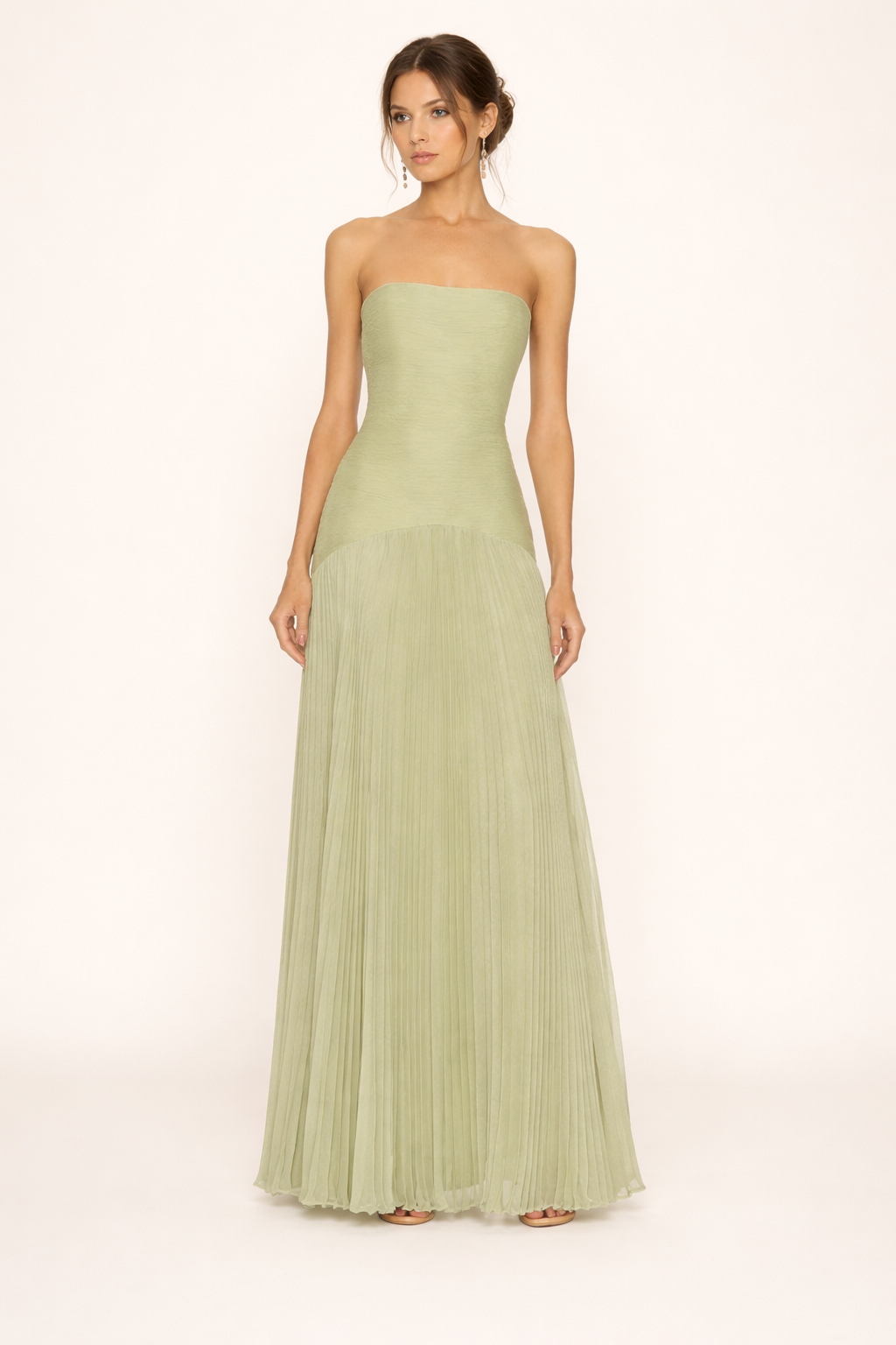 Groene strapless geplooide maxi jurk voor dames, perfect als elegante zomerjurk of feestjurk.