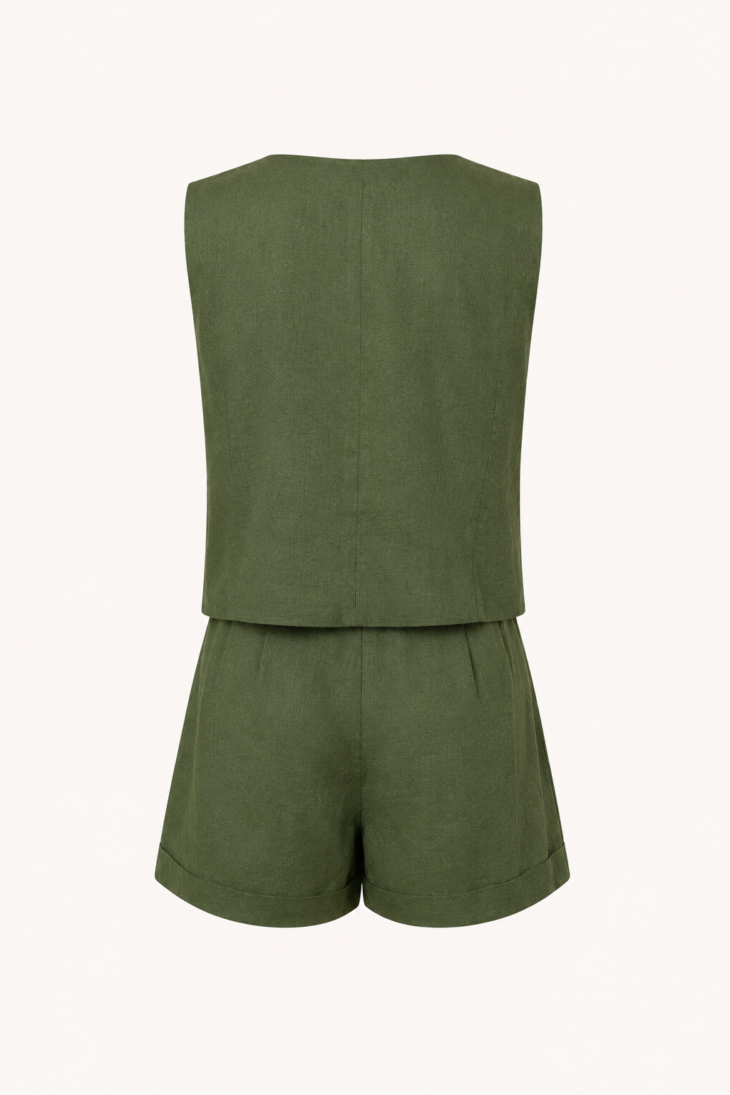 Casual chique groene dames set met comfortabel kort vest en trendy high-waist short. Zomerse fashion.