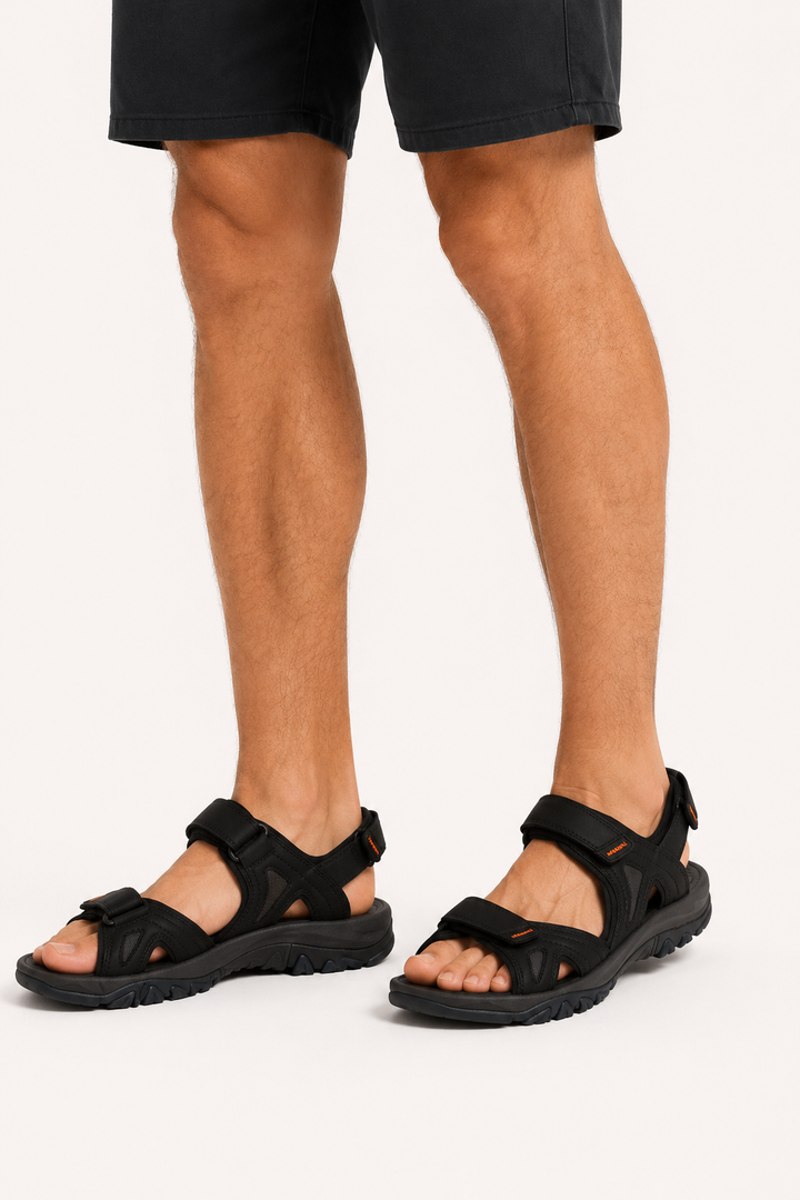 Heren sportieve sandalen met verstelbare bandjes en robuuste zool voor optimaal comfort tijdens outdoor activiteiten.