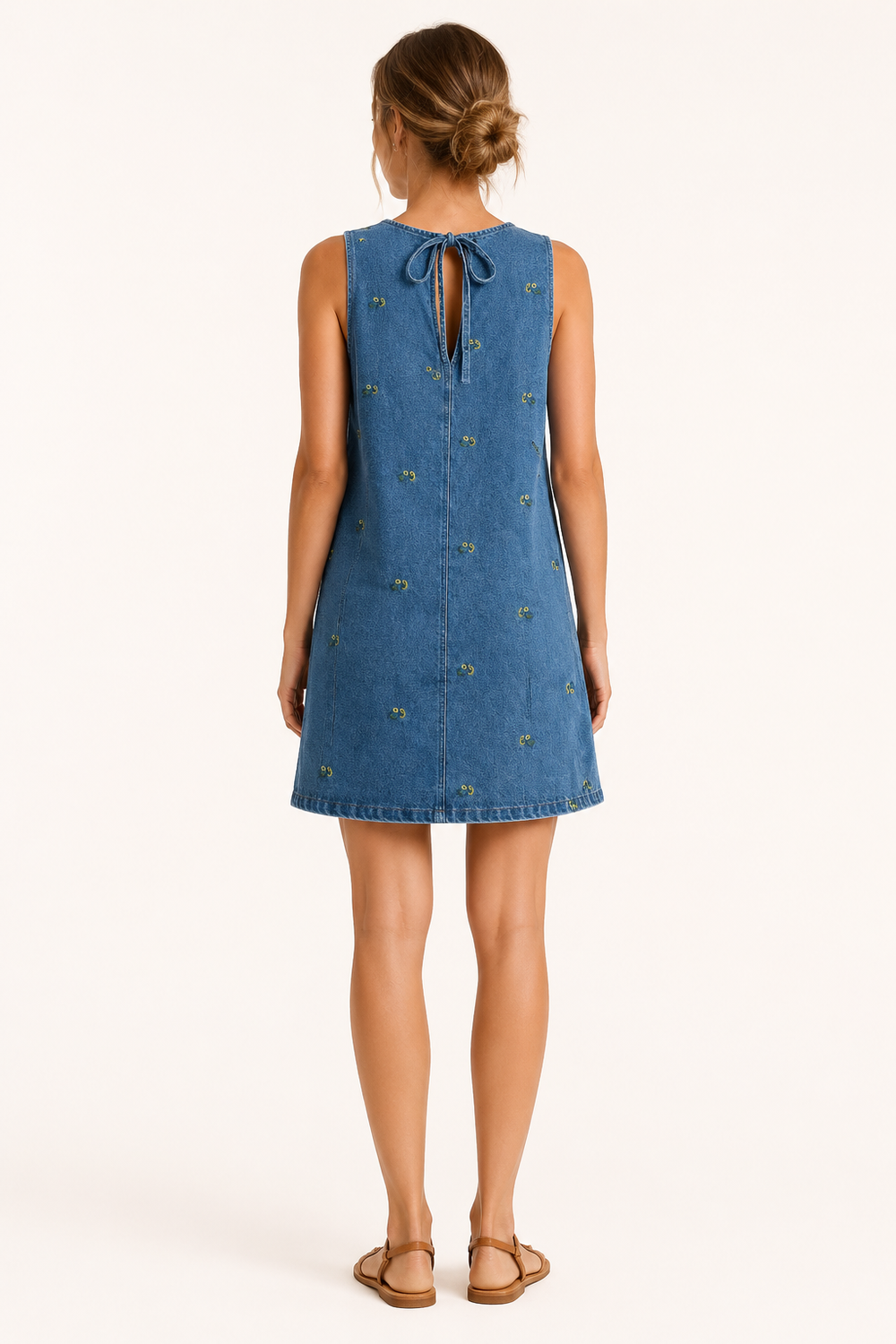 Comfortabele blauwe zomerjurk voor dames met relaxte pasvorm, ideaal als casual mouwloze korte jurk.
