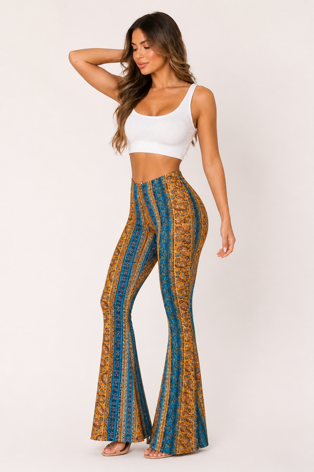 Comfortabele zomerbroek: damespantalon met hoge taille, verticale print en flatterende uitlopende pijpen.