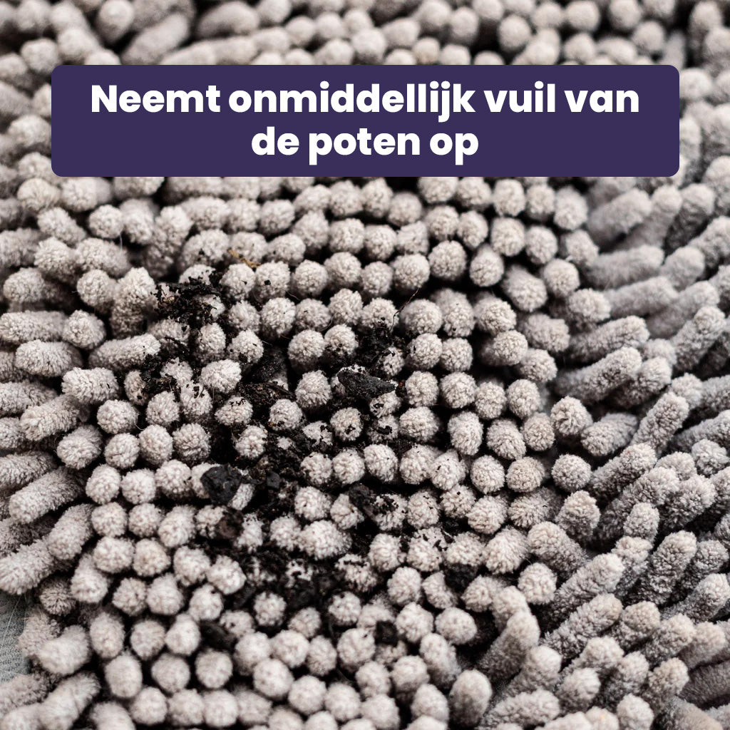 Detailopname van modder die direct wordt opgenomen door de mat