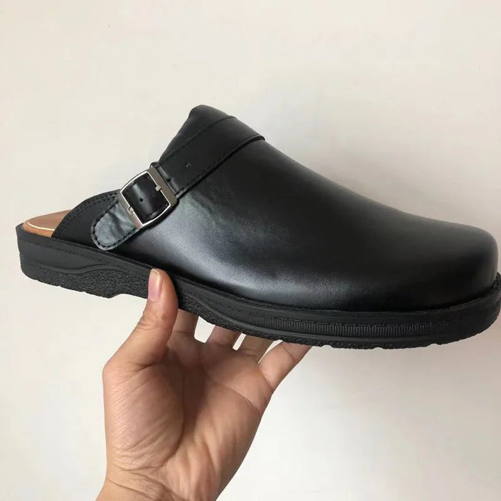 Veelzijdige heren clogs: ideale comfort pantoffels en stabiele casual herenschoenen met ondersteunend voetbed.