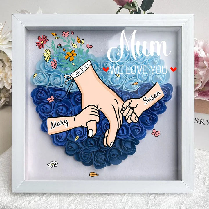 Hartvormige details op gepersonaliseerde bloemenlijst, prachtig cadeau voor mama.