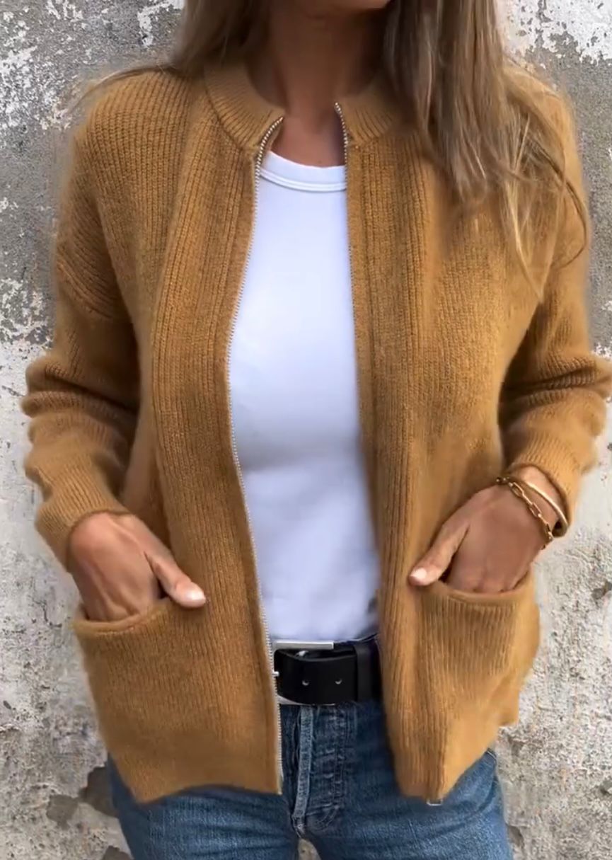 Stijlvol dames vest met rits, een essentieel item voor de wintergarderobe en dagelijks comfort.