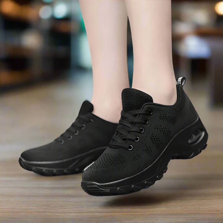 Sportieve dames veiligheidsschoenen met anti-slip zool voor optimale werkveiligheid en stijl.