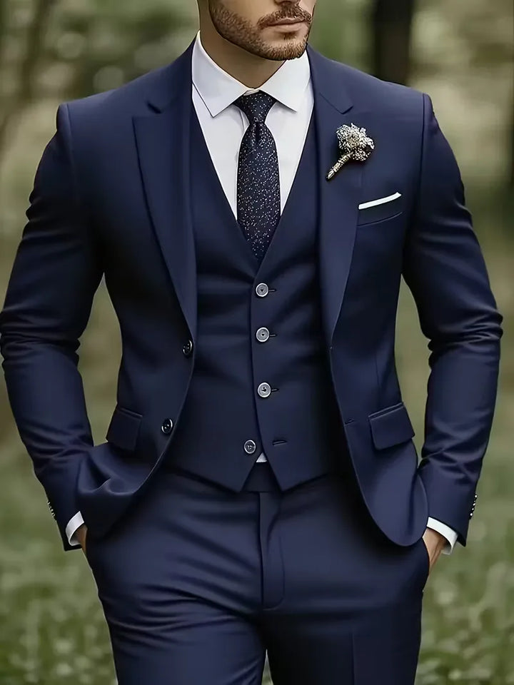 Zakelijke outfit met een driedelig herenpak