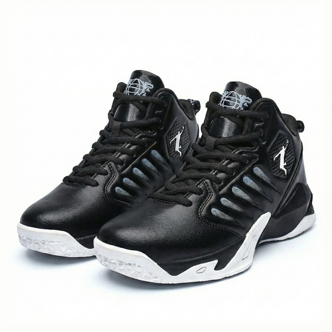 Witte heren basketbalschoenen met antislipzool voor optimale grip en prestatie op het veld.
