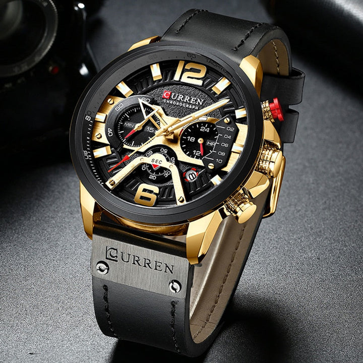Modieus herenhorloge op de pols, een essentieel accessoire dat elke mannenoutfit completeert.