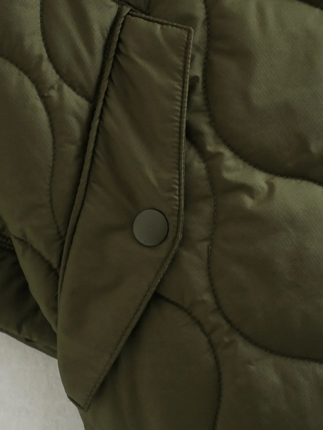 Trendy groene bodywarmer combineren voor casual stijl