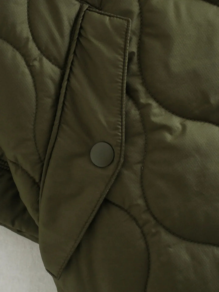 Trendy groene bodywarmer combineren voor casual stijl