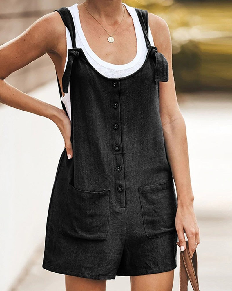 Trendy dames playsuit in Legergroen, perfect om te combineren met sneakers of sandalen voor een relaxte look.