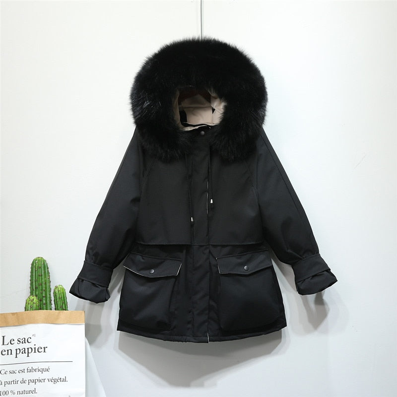 Elegante dames winterjas, modebewust en warm, ideaal voor buitenkleding in de winter.