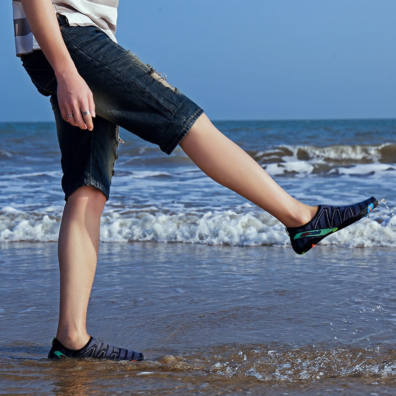 Unisex waterschoenen voor waterpret en bescherming, ideaal voor strand, zwembad en watersportactiviteiten.