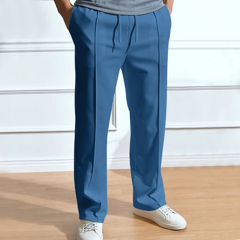 Veelzijdige herenbroek, geschikt als casual broek of nette broek. Met comfortabele en flexibele slim fit.