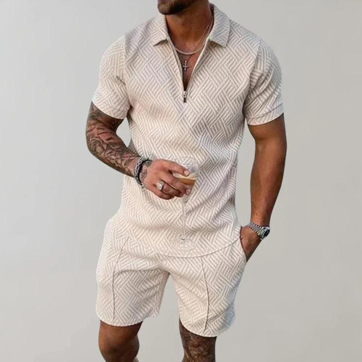 Heren tweedelige zomerset van Hoymans: comfortabele, luchtige short en blouse, ideaal voor strand en ontspanning.