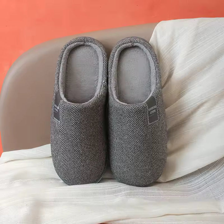 Warme comfortabele unisex lounge slippers, ideaal voor thuiscomfort. Zachte voering en stevige zool voor ontspanning.