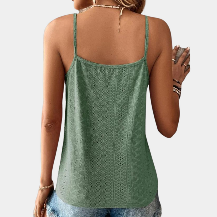Achterkant van de groene dames zomertop met spaghettibandjes