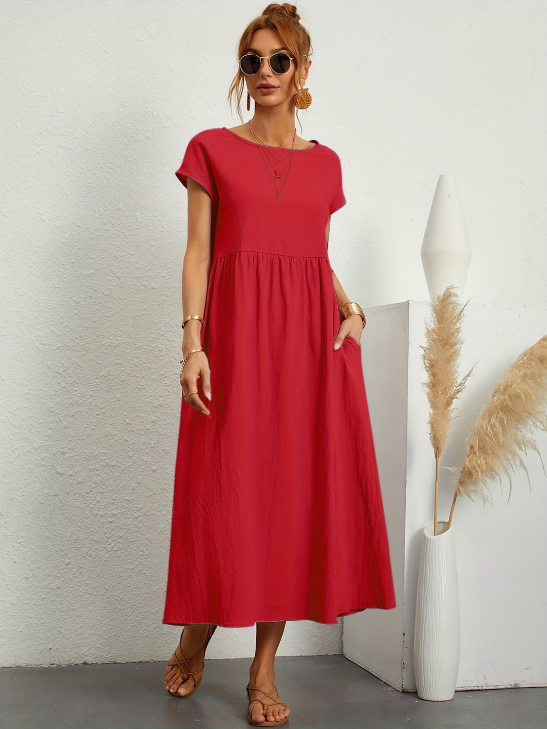 Lichte dames midijurk met korte mouwen en comfortabele pasvorm