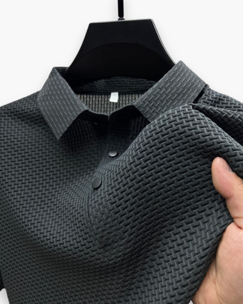 Stijlvolle heren casual zomerpolo met korte mouwen en gestructureerde stof, comfortabel voor alledaags gebruik.
