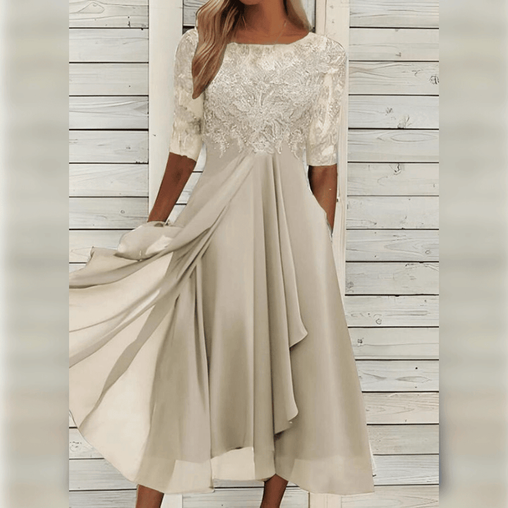 Beige kanten jurk voor dames in trendy stijl