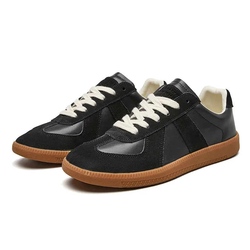 Moderne heren schoenen met dikke zool en vetersluiting