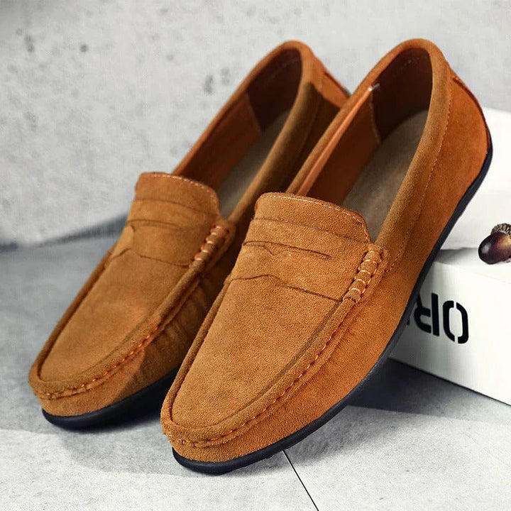Stijlvolle heren loafers in detail, comfortabele instappers van leer