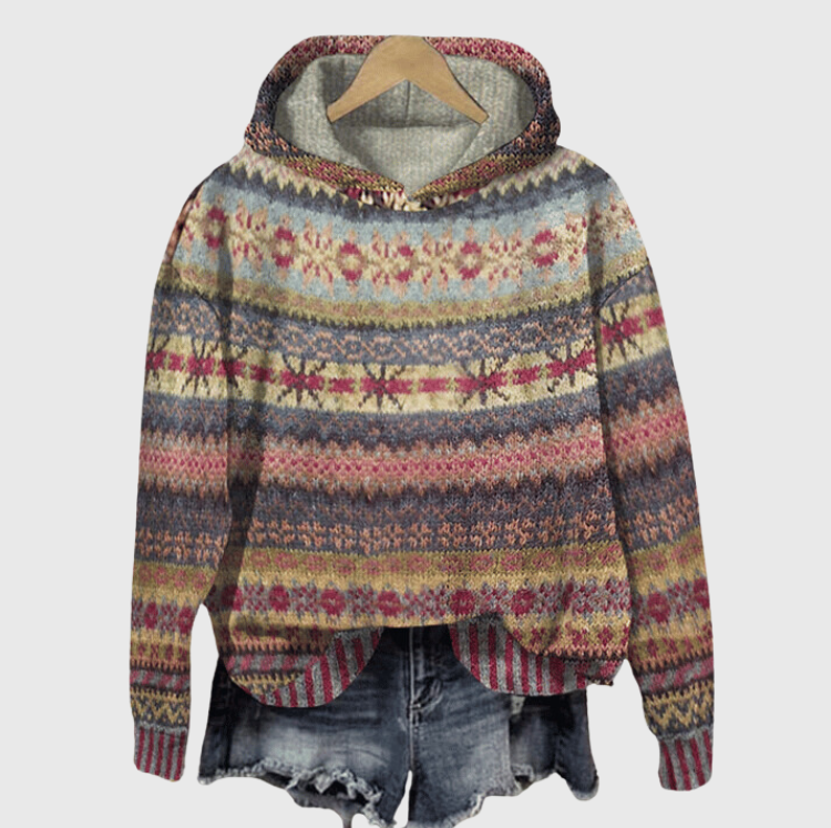 Warme Noorse stijl dames hoodie in bruin op een houten ondergrond