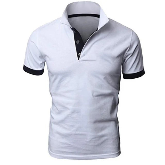 Witte herenpolo met contrasterende donkere knopesluiting