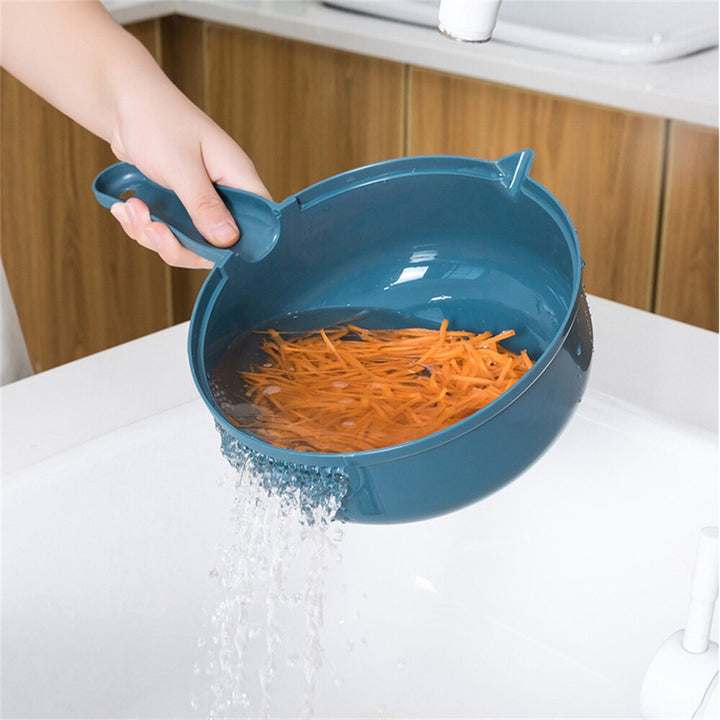 Complete 12-in-1 ChefEase groentesnijder set met opvangbak en diverse opzetstukken voor elke snijtaak.