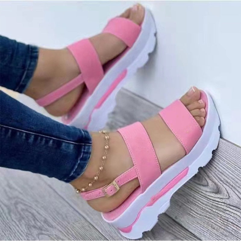 Modieuze zwarte sandalen voor dames met dikke zool