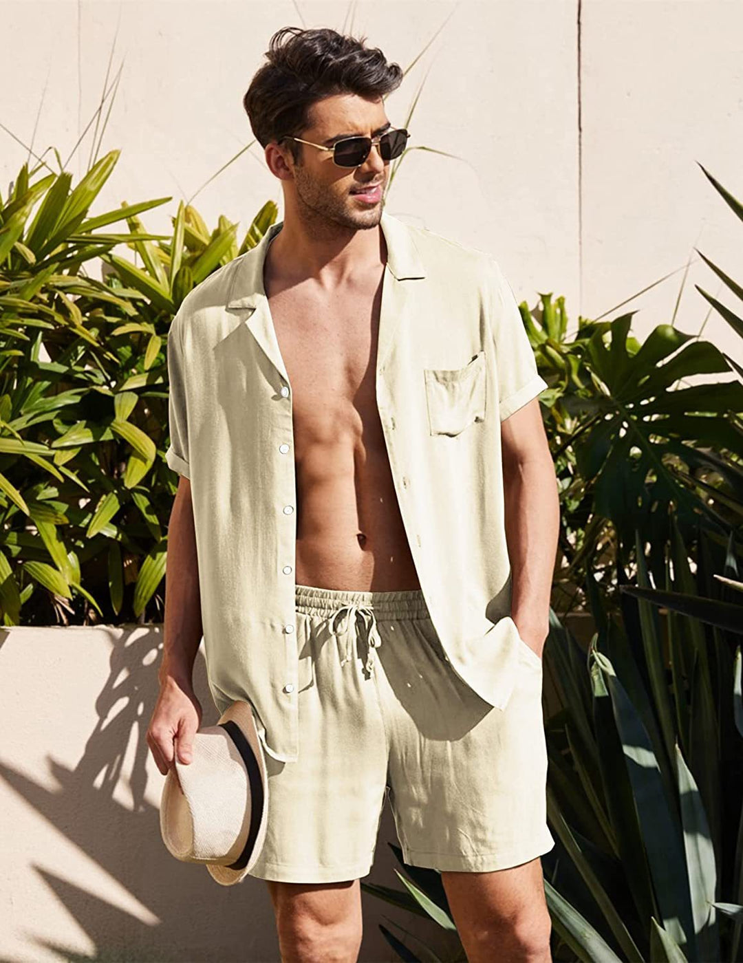 Heren 2-delige casual set: ademende zomerblouse en short. Ideaal voor strand, vakantie en comfortabel zomercomfort.
