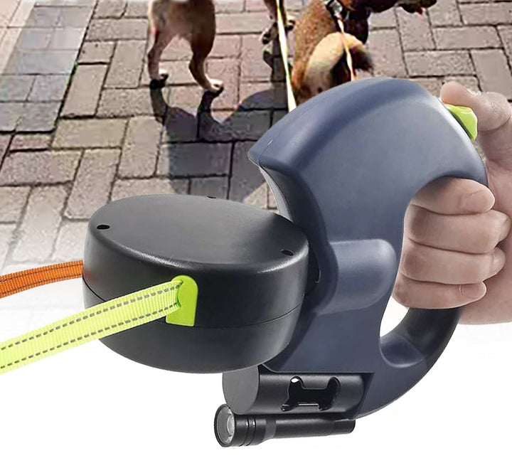 Handgreep van de dubbele hondenriem met zaklamp