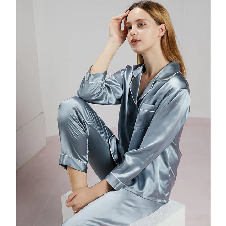 Volledig overzicht van de elegante Celeste Luxe Dames Pyjama Set slaapkleding