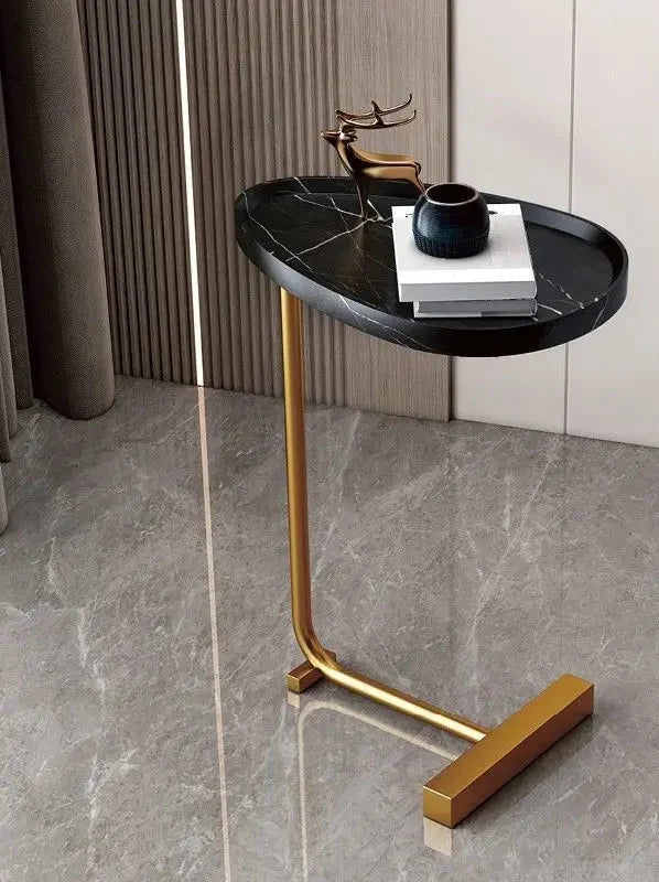 Detailopname van het duurzame tafelblad van de moderne design bijzettafel