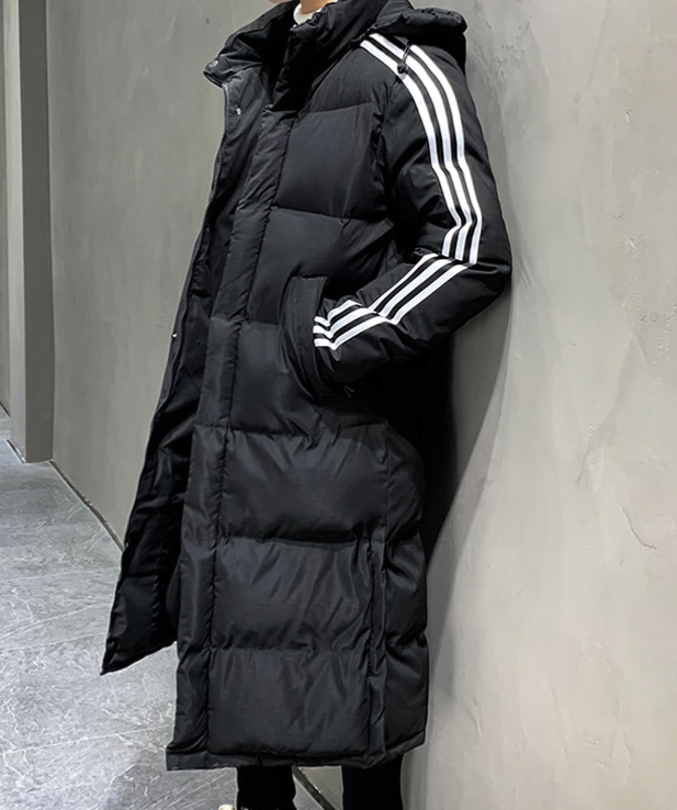Lange heren winterjas met capuchon, stijlvol en warm. Perfecte bovenkleding voor koude winterdagen.