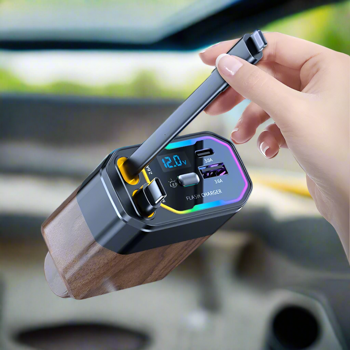 Opvouwbare 120W 4-in-1 autolader met USB-C en sigarettenaanstekeradapter voor snel opladen in de auto.