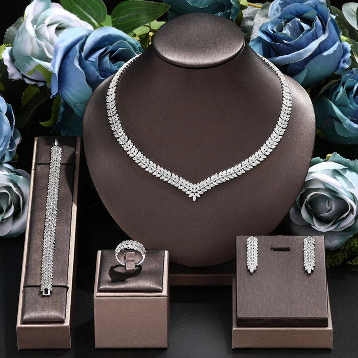 Elegante bruidssieradenset met zirkonia stenen in witgoud