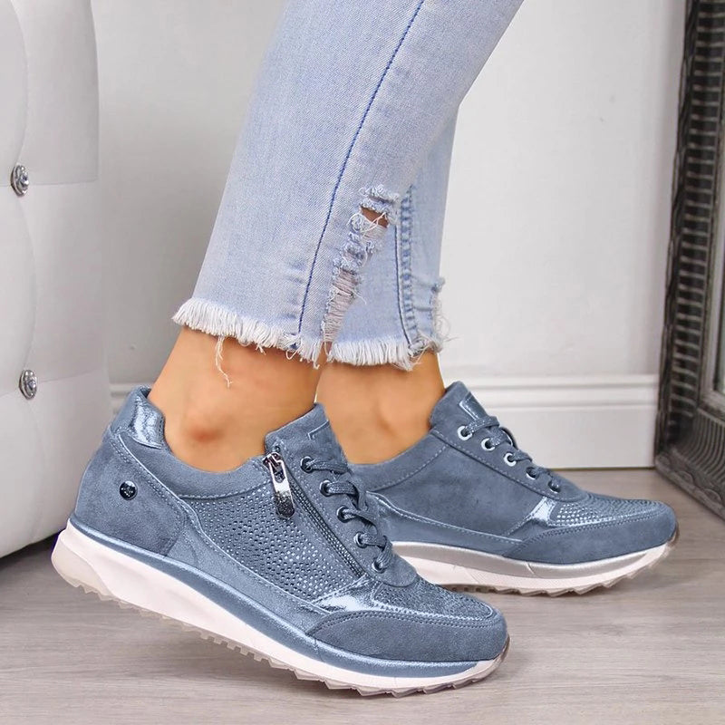 Groene dames casual schoenen met veters en dikke witte zool