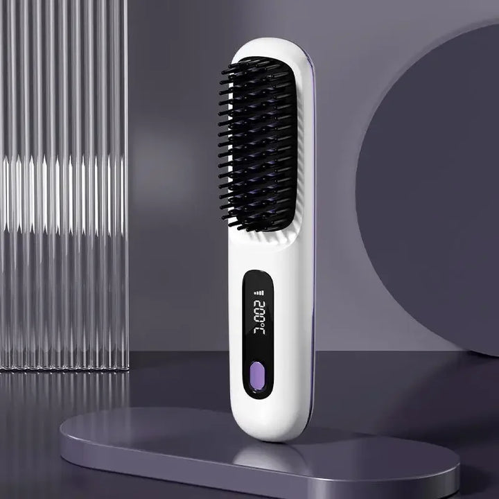 Compacte draadloze haarstyler vanuit een handige hoek getoond