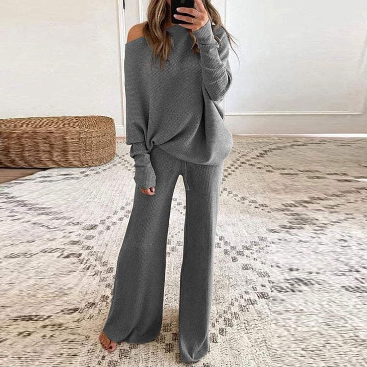 Zachte herfstkleding voor dames bestaande uit een trendy oversized trui en broek