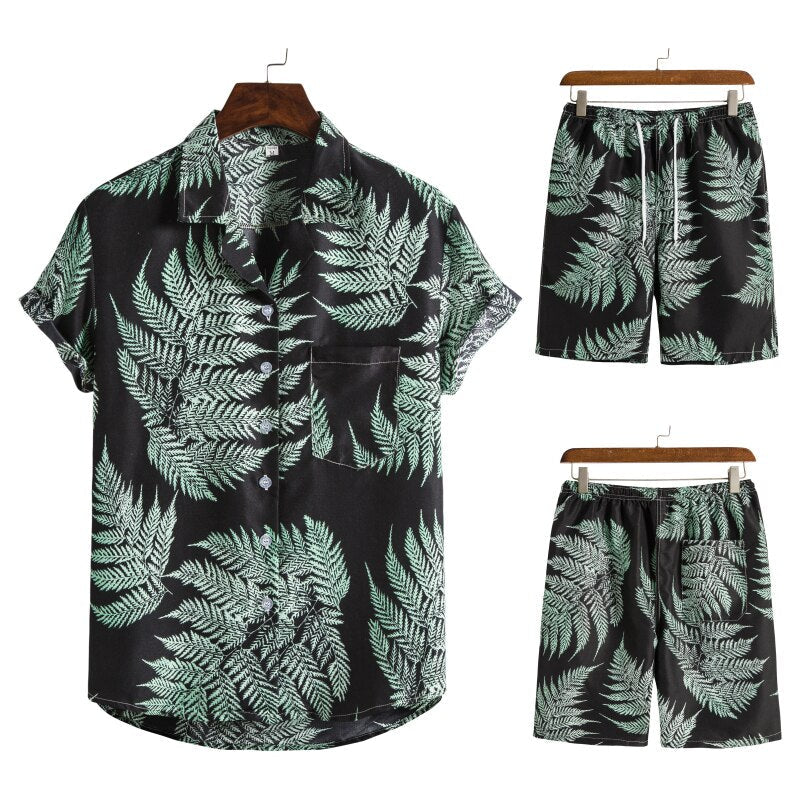 Heren Hawaiian combi outfit met kleurrijke bloemenprint. Ideaal voor zomer, strand of vakantie.