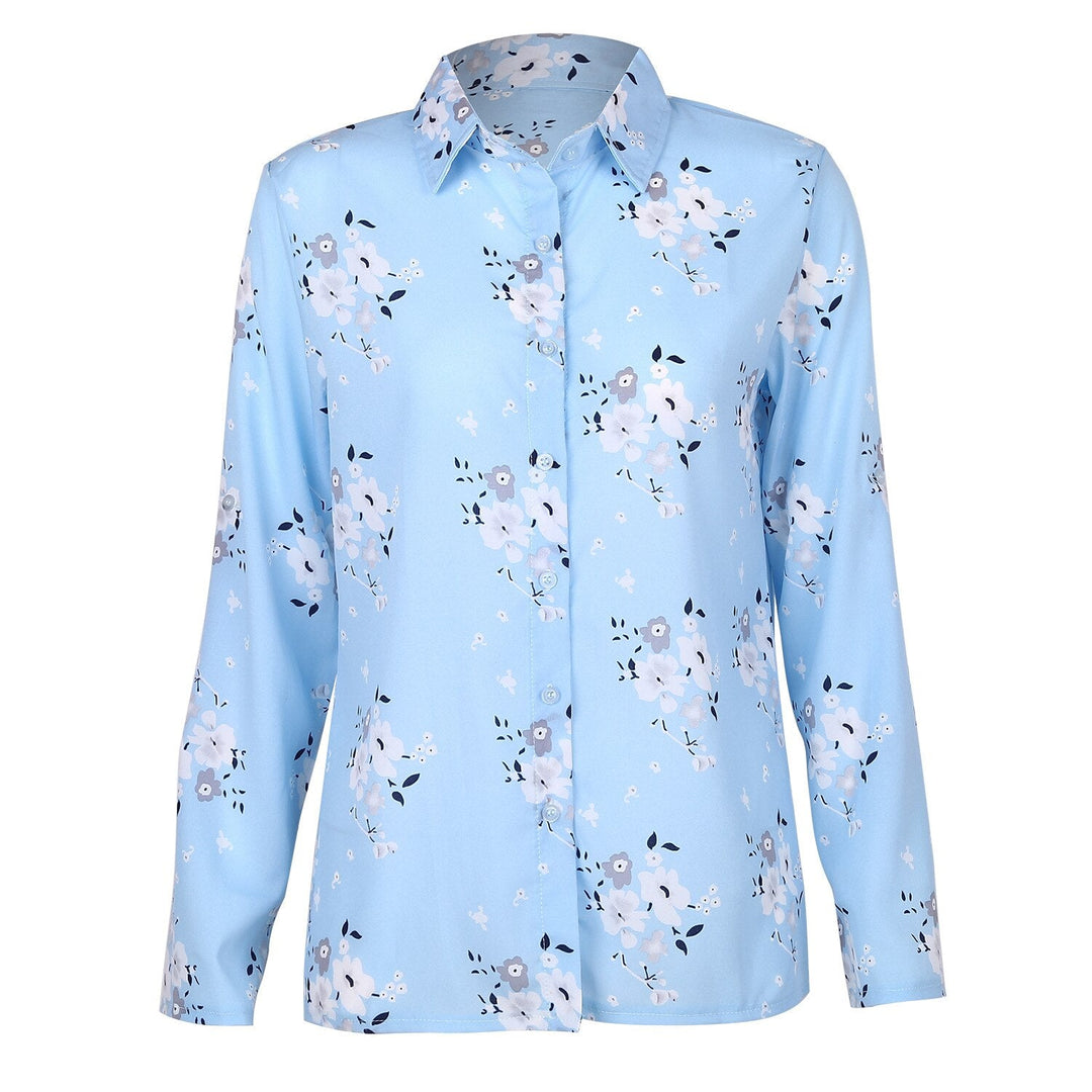 Detailopname van de elegante v-hals en knoopsluiting op de damesblouse