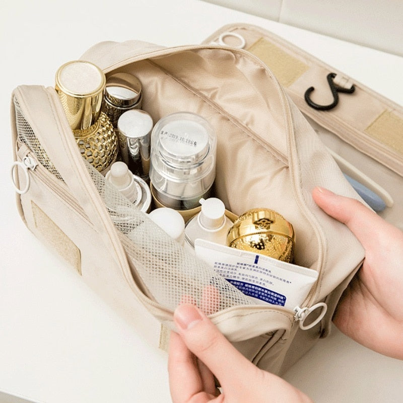 Stijlvolle roll & go organizer voor make-up en toiletartikelen, perfect voor op vakantie
