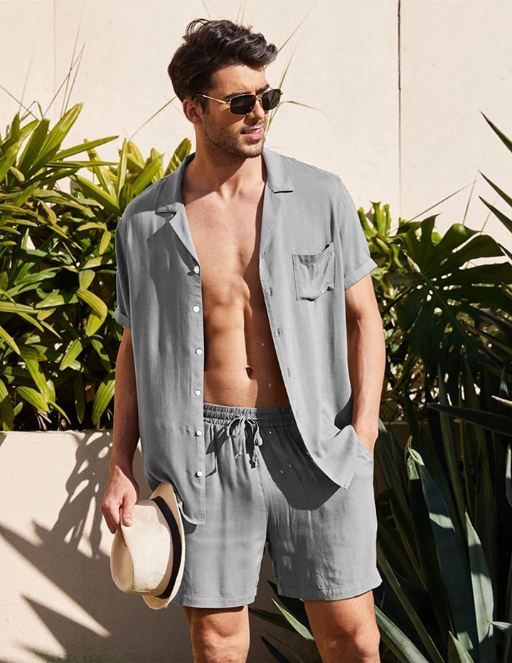 Heren zomerse casual set: ademende blouse en short. Ideaal voor een comfortabele en trendy look op strand/vakantie.