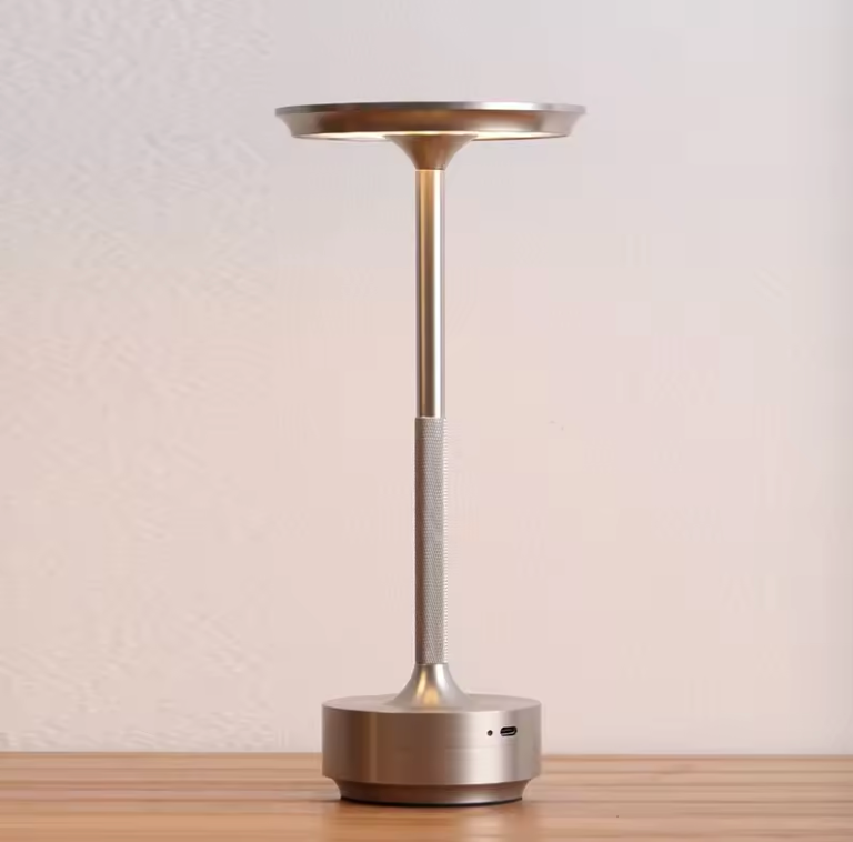 Compacte touch lamp met energiezuinige LED verlichting