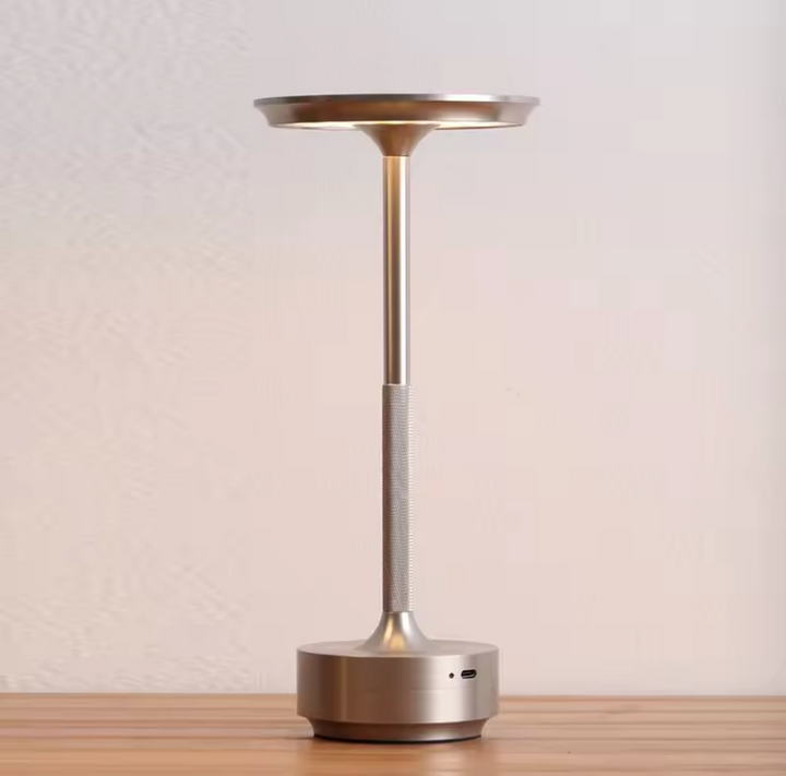 Compacte touch lamp met energiezuinige LED verlichting