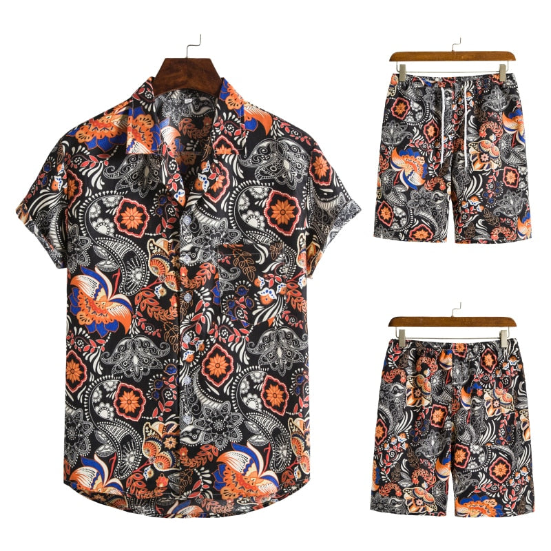 Kleurrijke Hawaiian set voor heren. Luchtige korte broek en t-shirt, perfect voor vakantie.