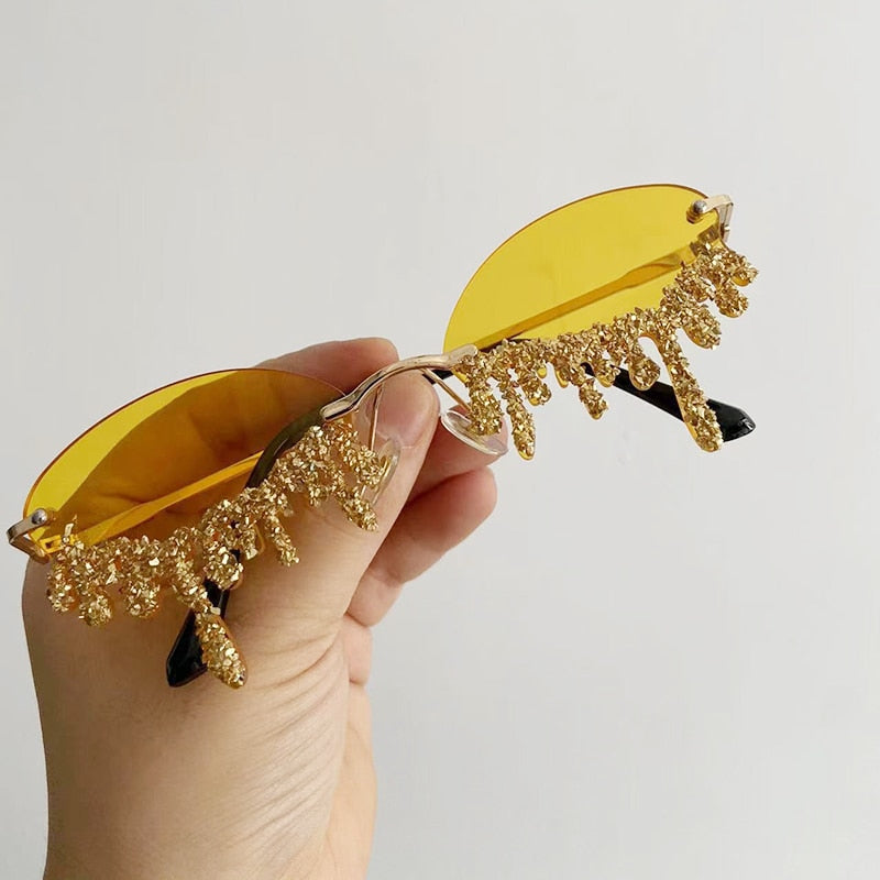 Trendy dames glitter zonnebril, beschermt je ogen en laat je stralen op elk festival of feest.