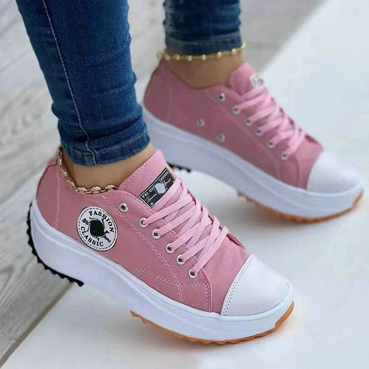 Dames sneakers instappers met antislip zool; perfecte trendy schoenen voor dagelijks comfort.